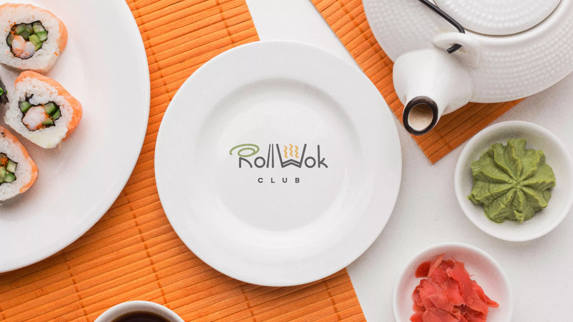 Разработка логотипа и фирменного стиля суши-бара «Roll Wok Club» в Инте